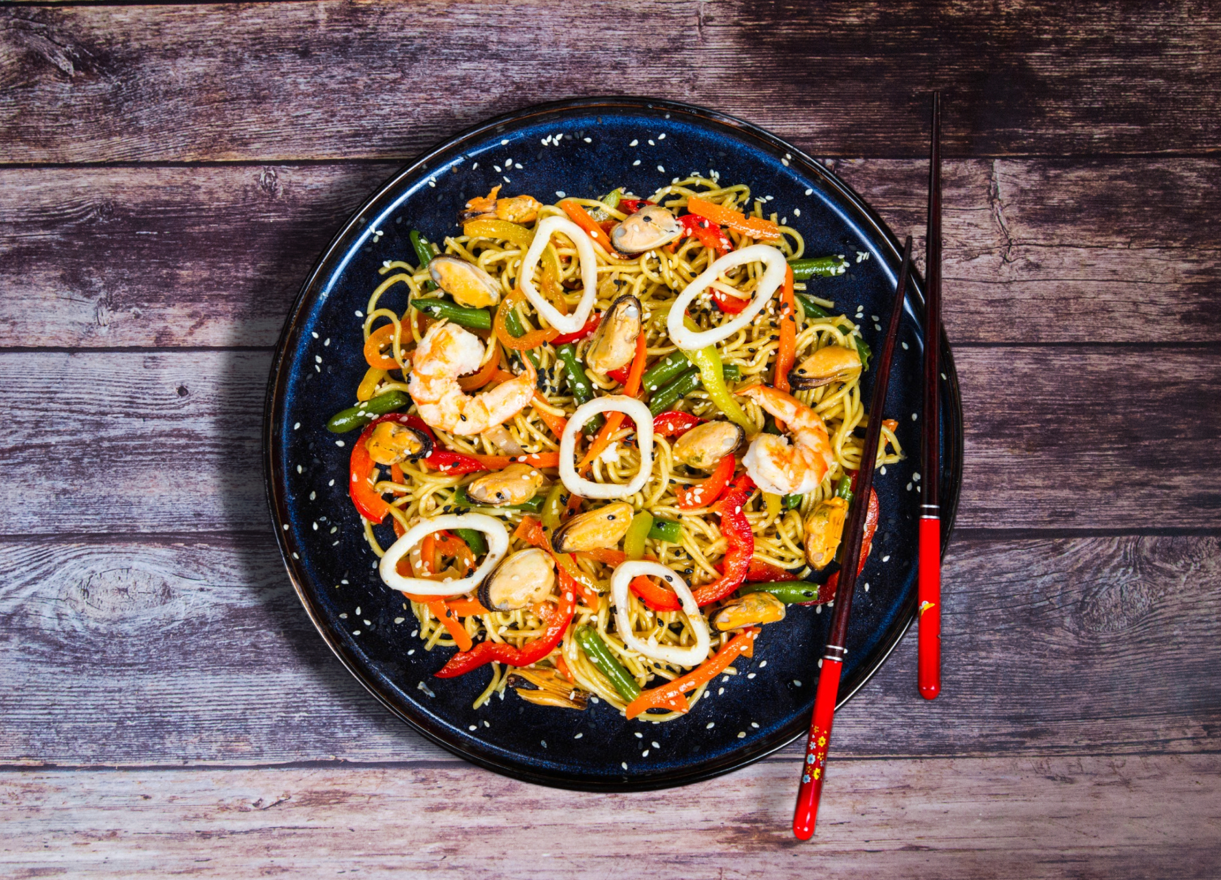 Яичная лапша с морепродуктами
