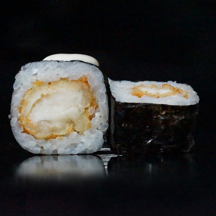 Маки с курицей 8 шт, 140 гр.