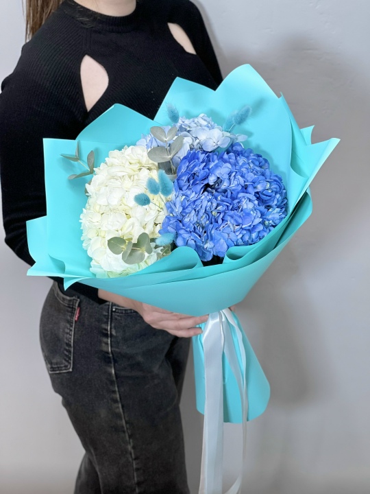 Монобукет из гортензий