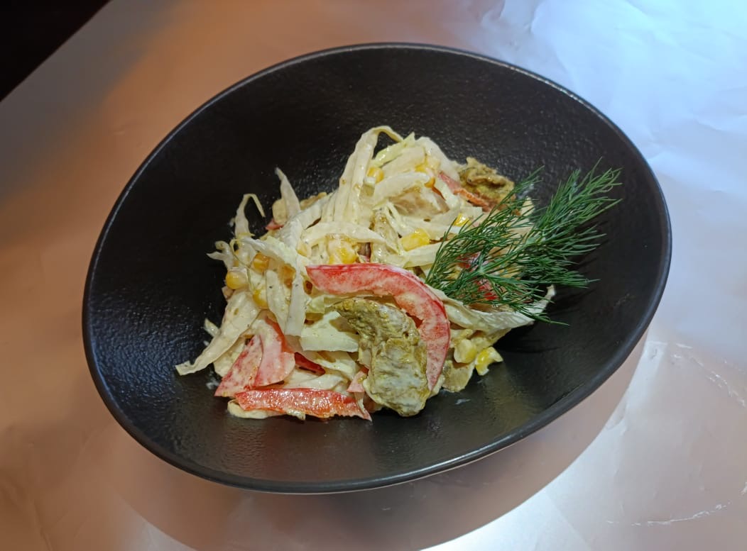 Салат с жареной курой 120гр