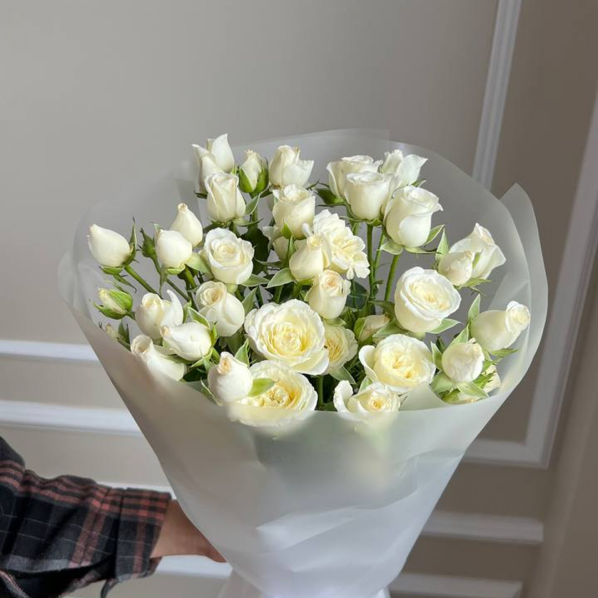 Моно букет из кустовых роз 79 (предзаказ)