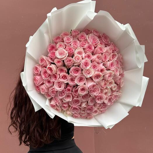 101 розовой ароматной розы
