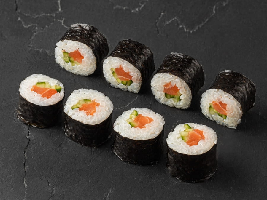 Маки лосось-огурец