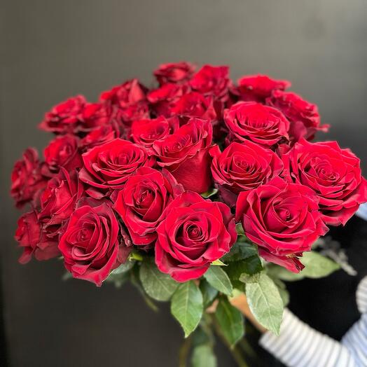 Букет из 25 красных роз