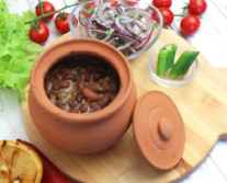 Лобио красное в горшочке
