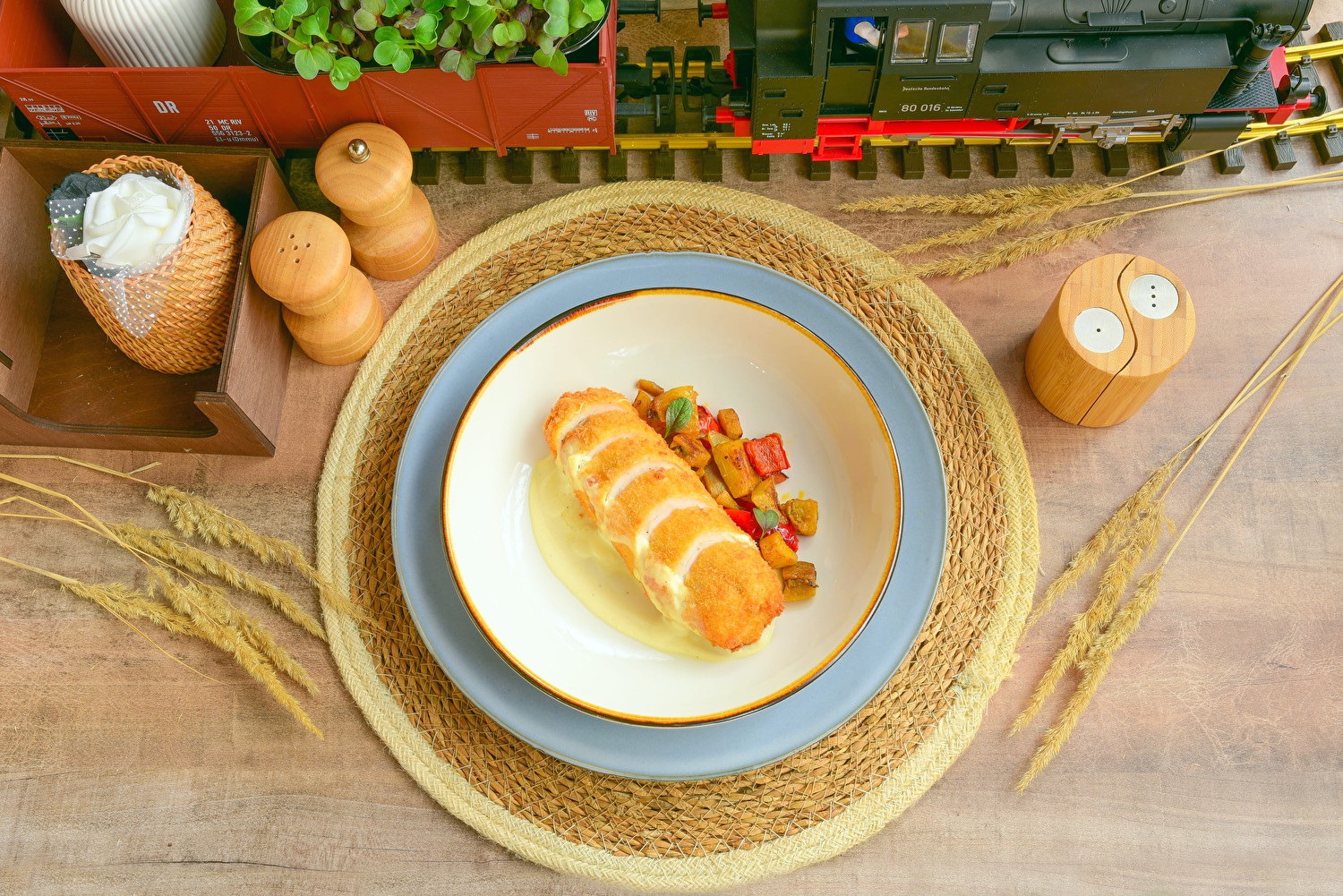 Кордон блю с овощным соте