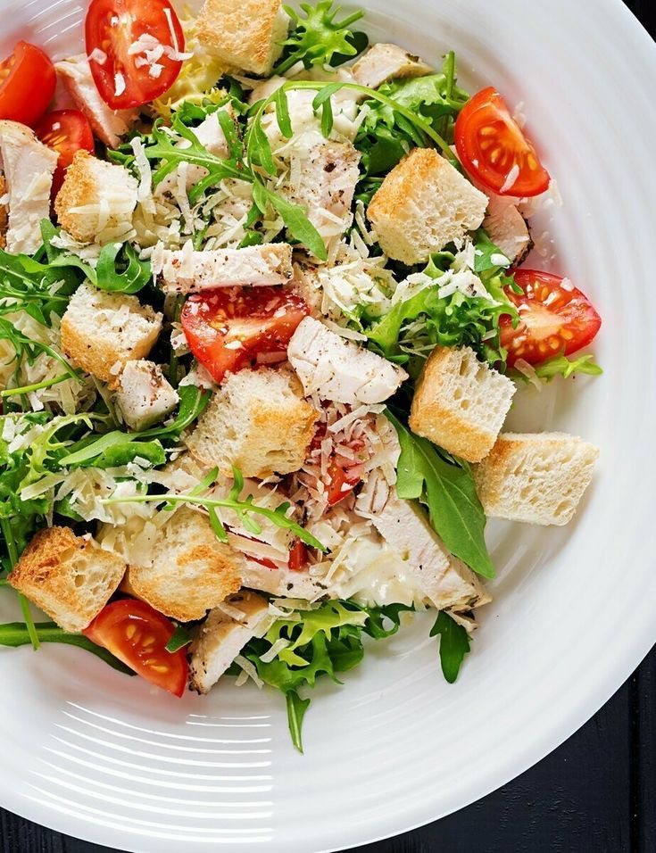 Салат Цезарь с курицей 