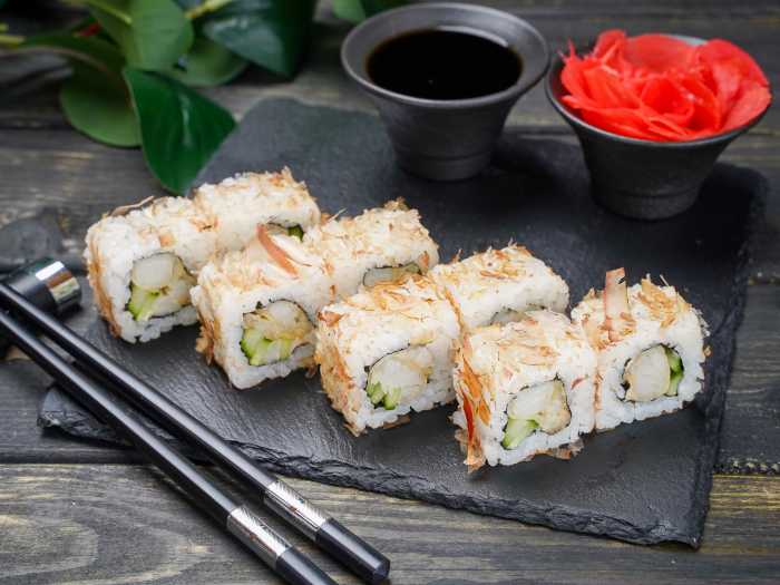 Ролл Яки тай