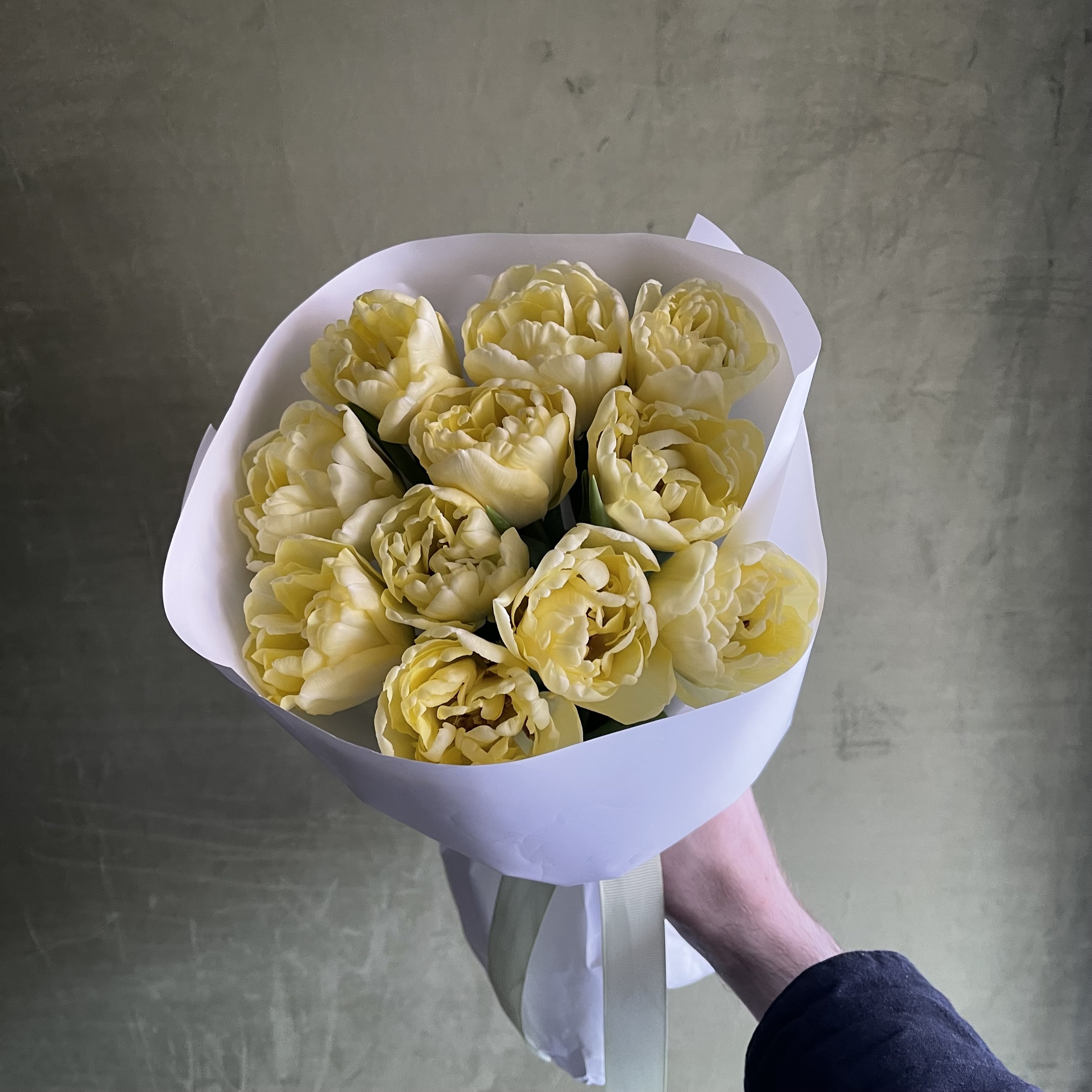 Букет с пионовидными желтыми тюльпанами