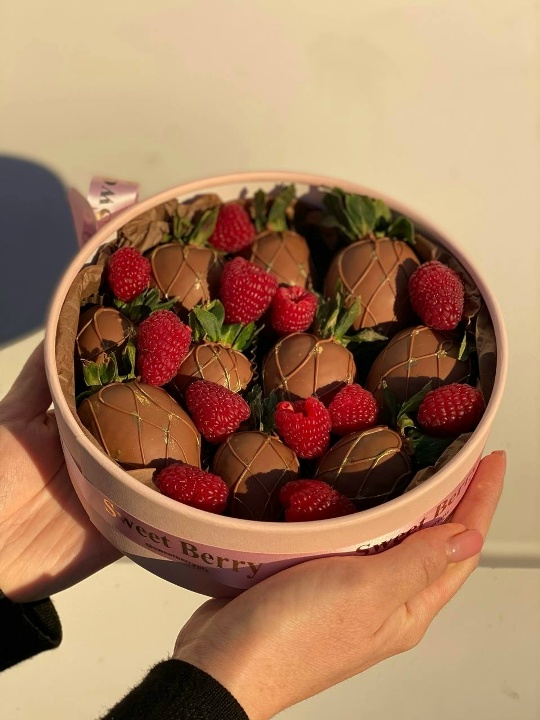 Клубника в шоколаде “Romantic”