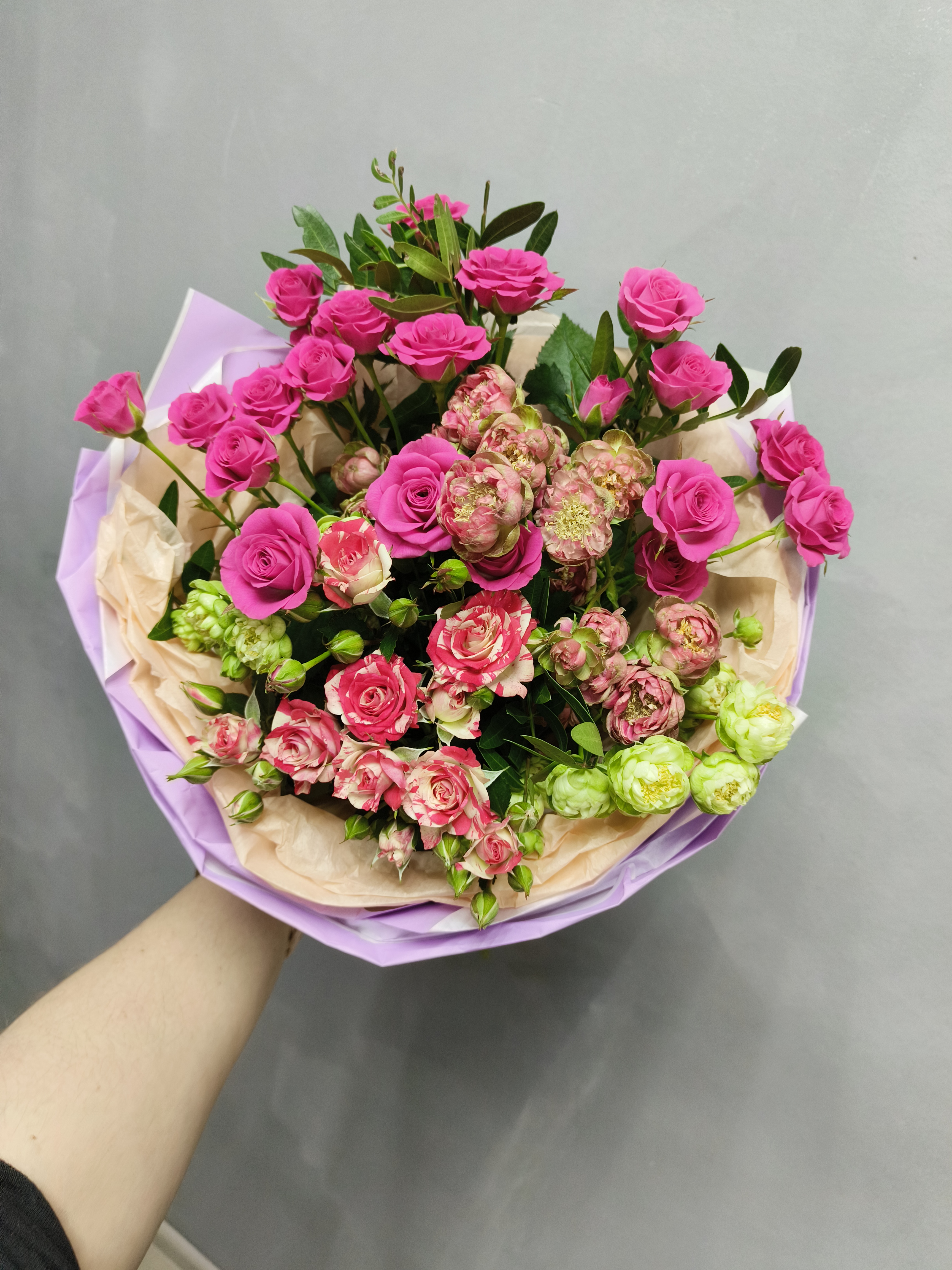 Букет из кустовых роз микс