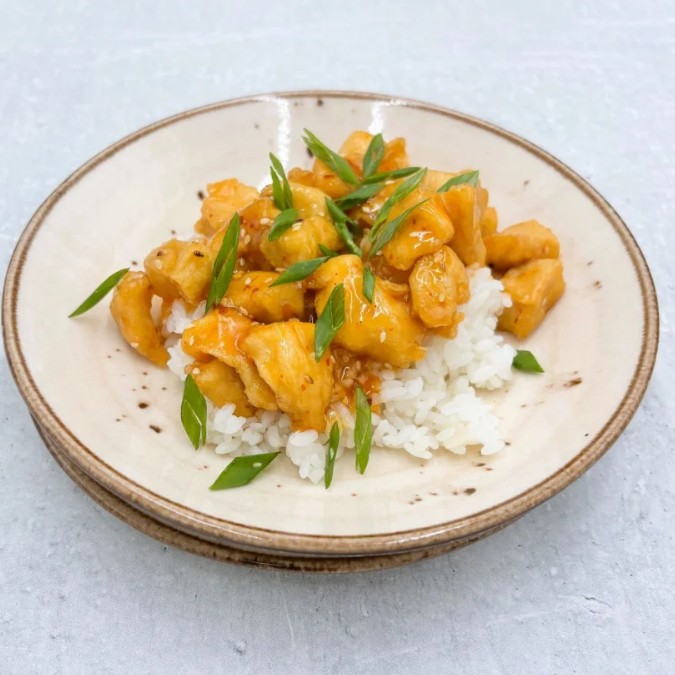 Курица в кисло-сладком соусе с рисом