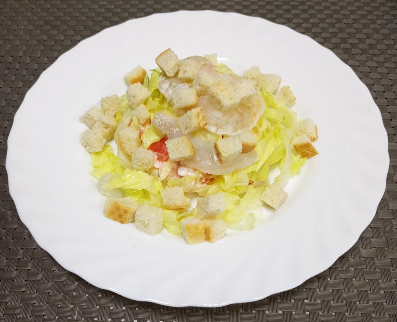 Салат Цезарь с креветками