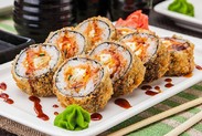 Роллы на сковороде с лососем