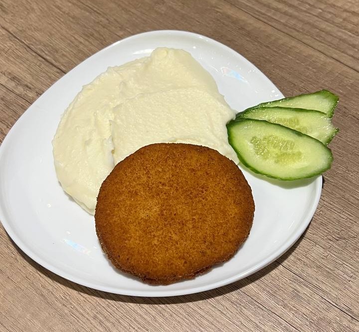 Котлета куриная с картофельным пюре