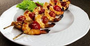 Креветки гриль на шпажке