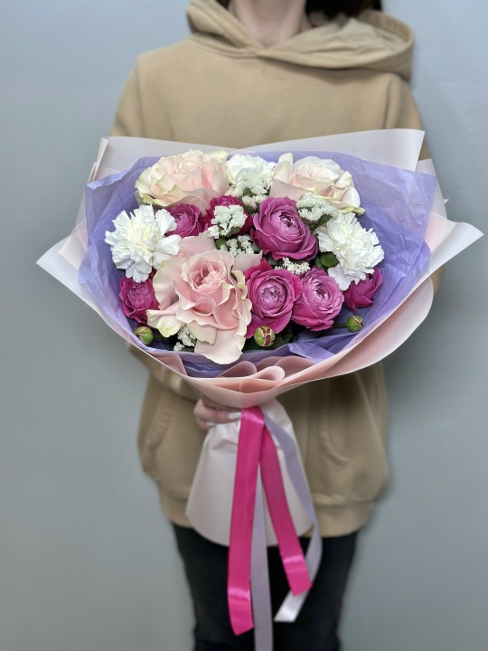 Букет с французскими и пионовидными розами