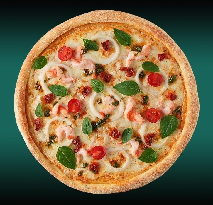 Пицца с морепродуктами и сливочным соусом