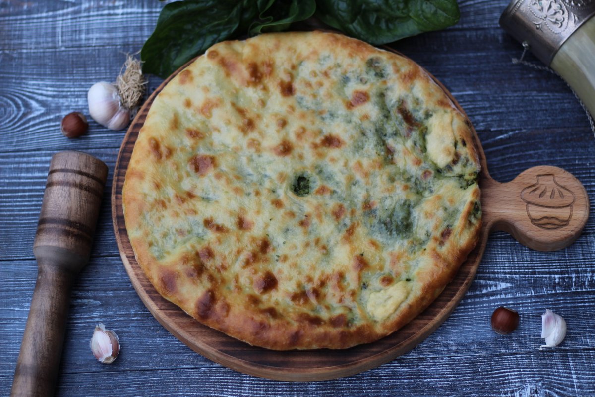 Хачапури с сыром и зеленью