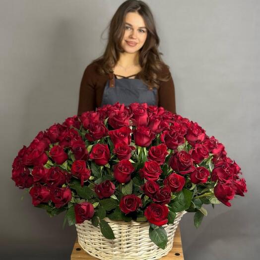 101 роза Корзина с цветами ХИТ