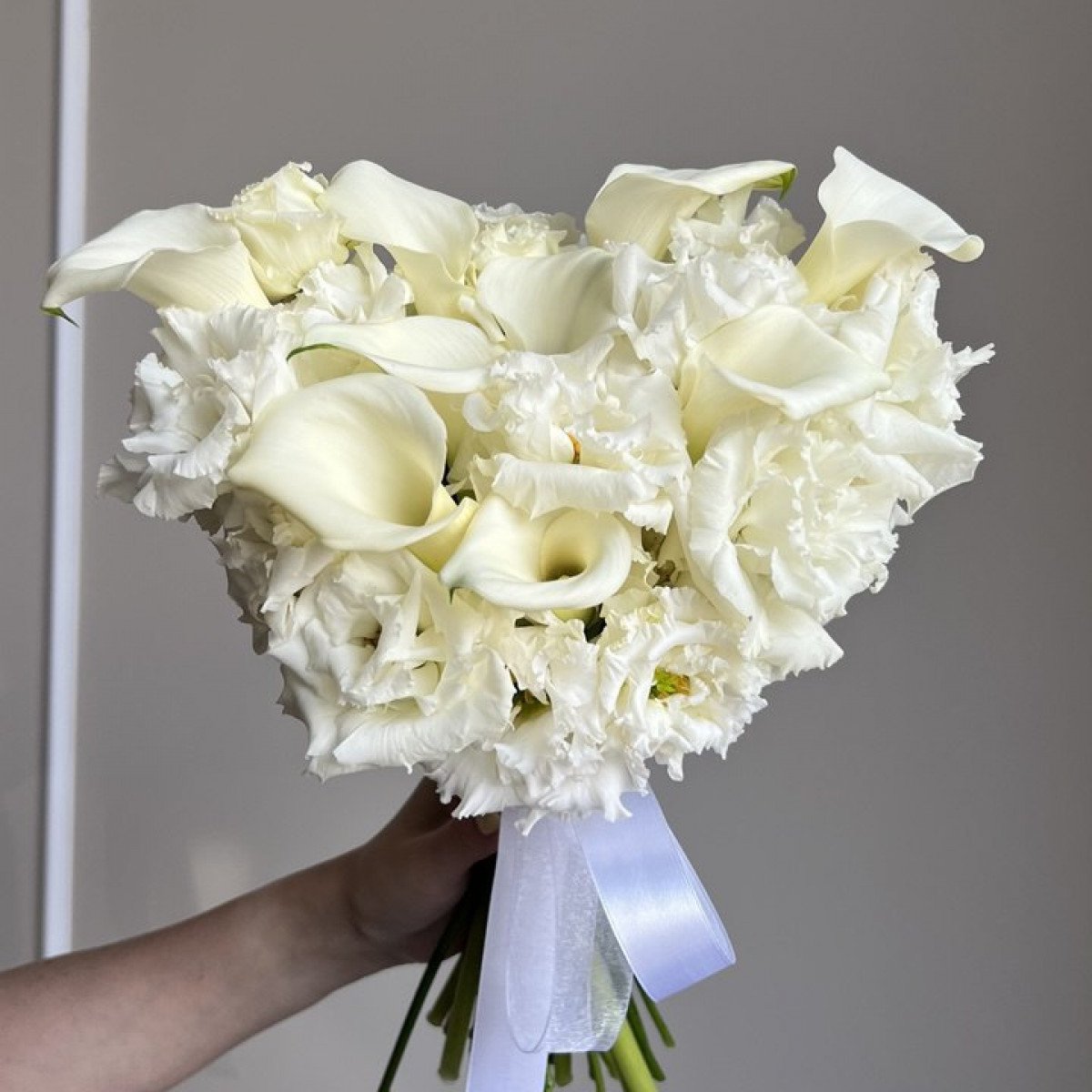 Букет невесты из каллы и эустомы(предзаказ)