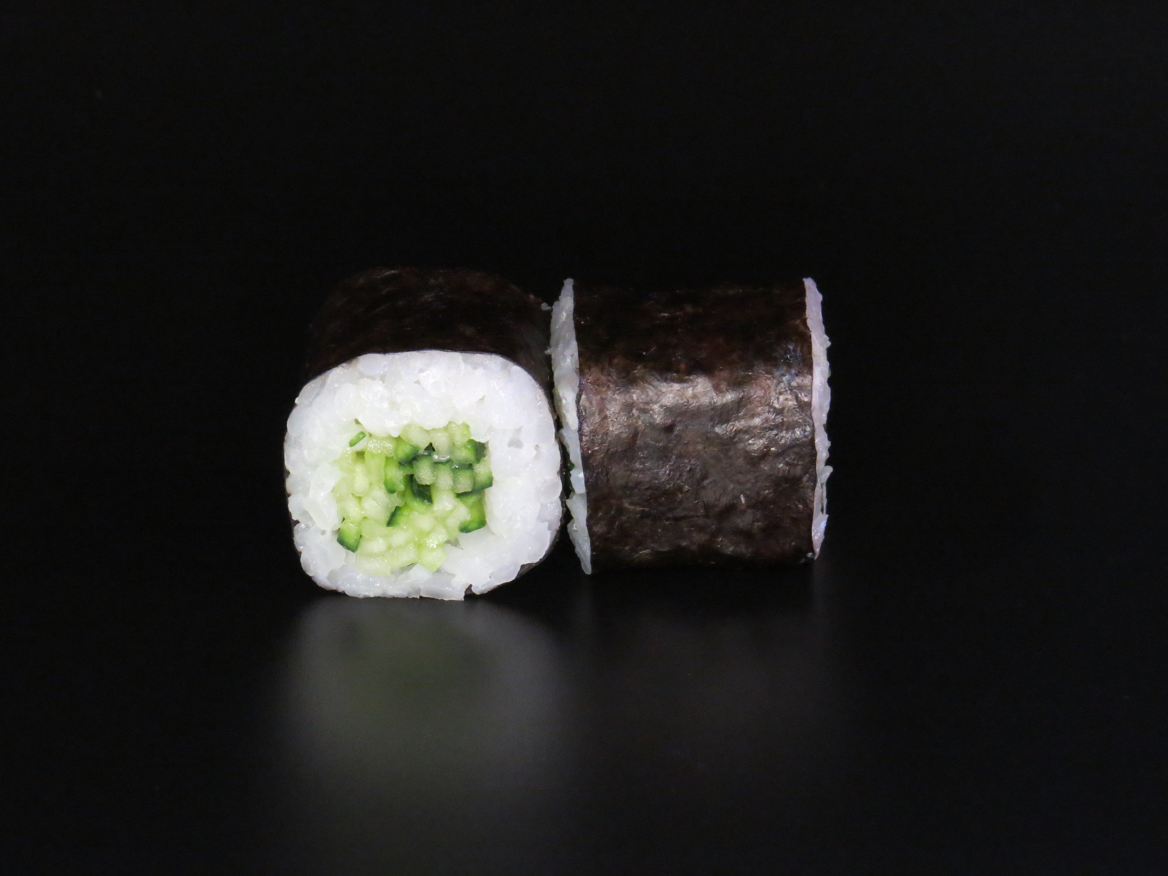 Ролл с огурцом