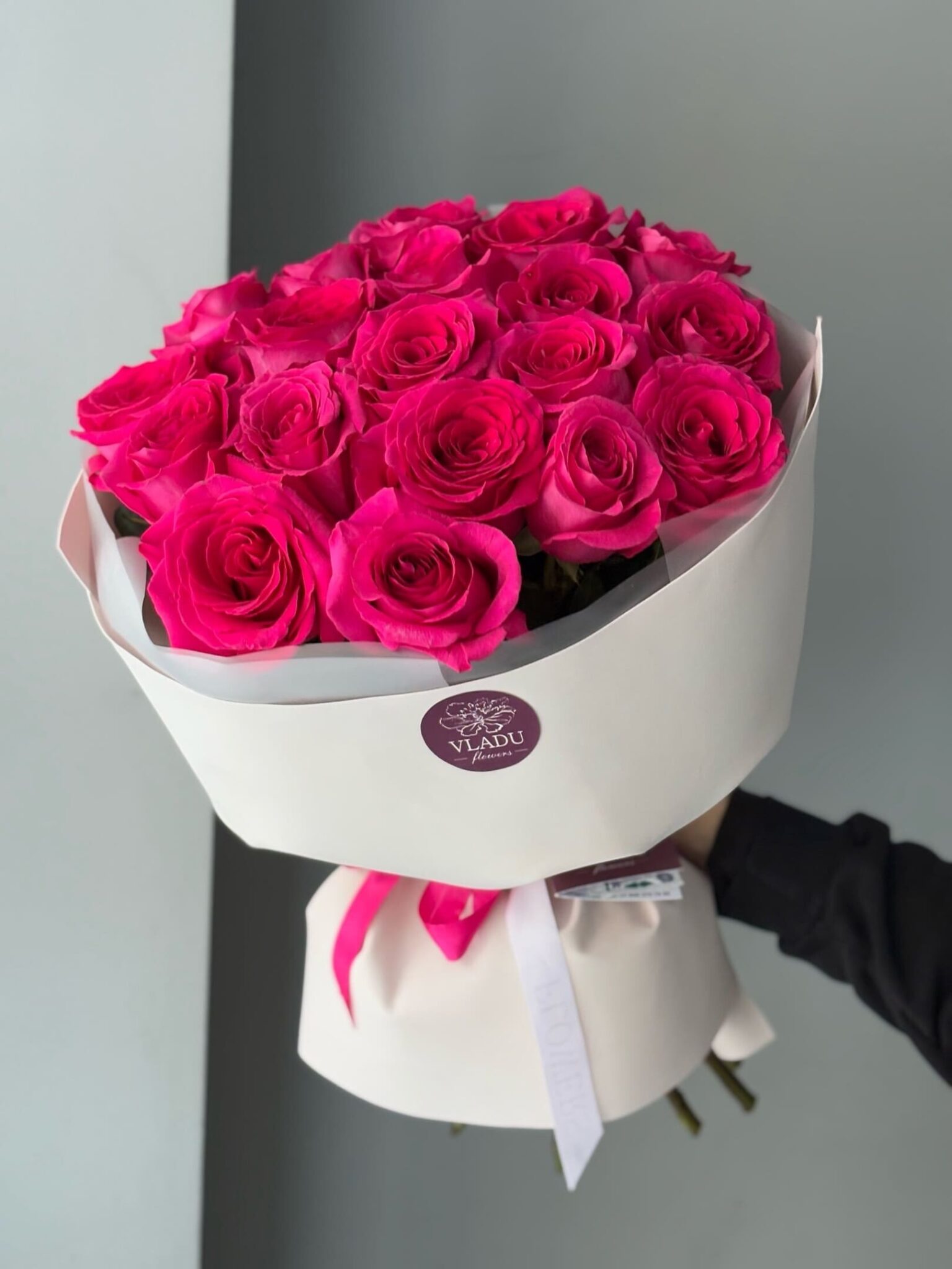 Букет роз Пинк Флойд в оформлении