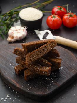 Гренки чесночные