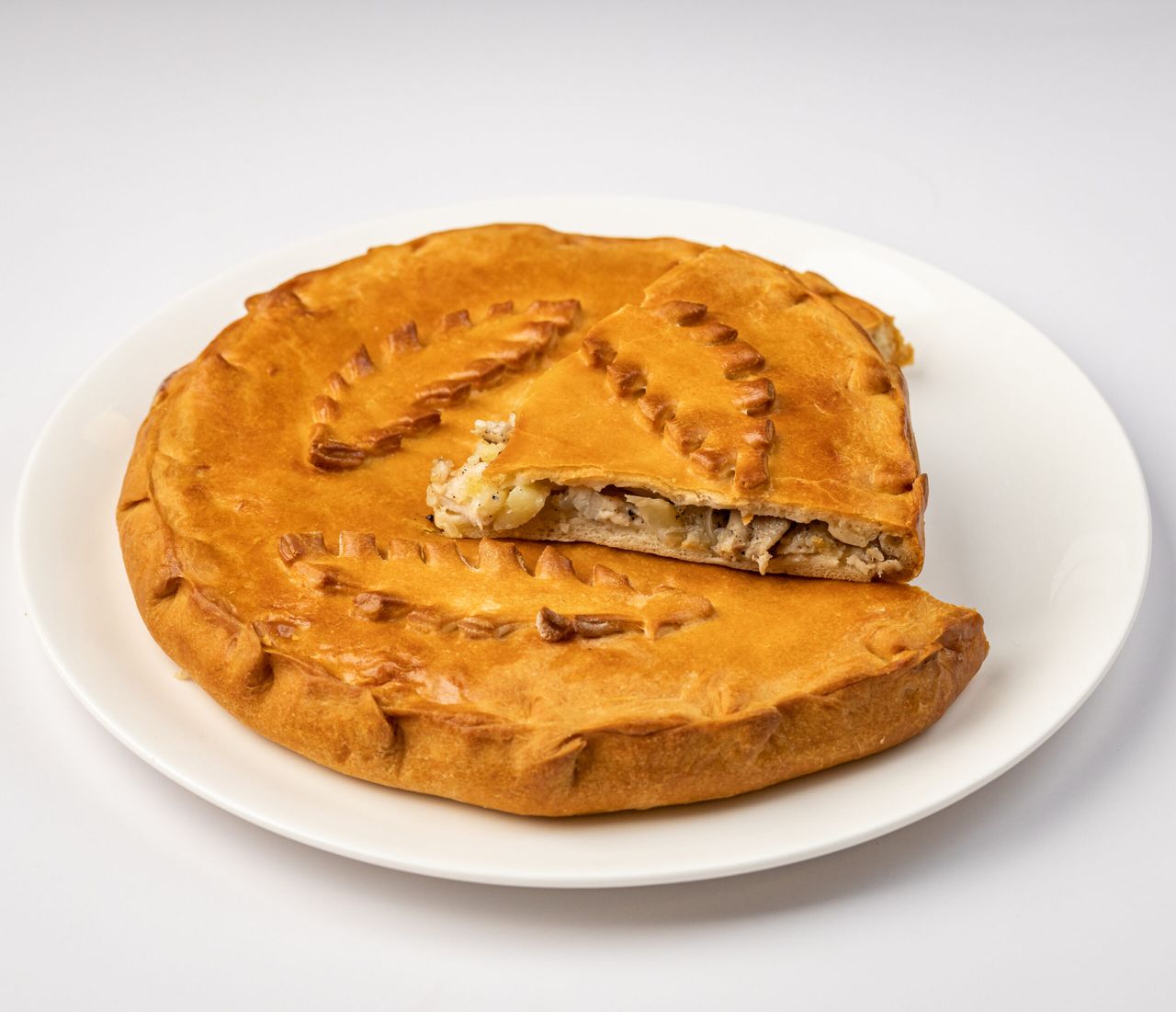Сдобный пирог курица и картофель
