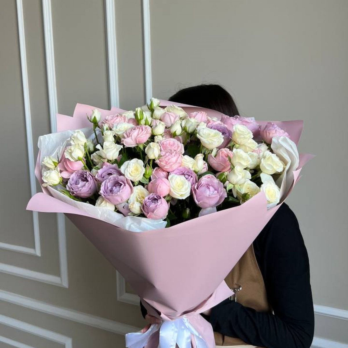 Моно букет из кустовых роз 77 (предзаказ)