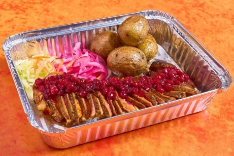 Копченое филе утки с бэйби картофелем