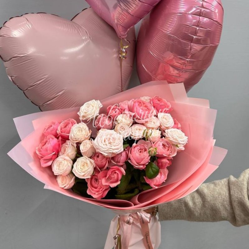 Букет «Комбо с пионовидной розой и шарами»