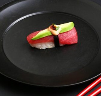 Суши с тунцом