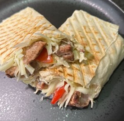 Сырная шаурма с шашлыком из свинины