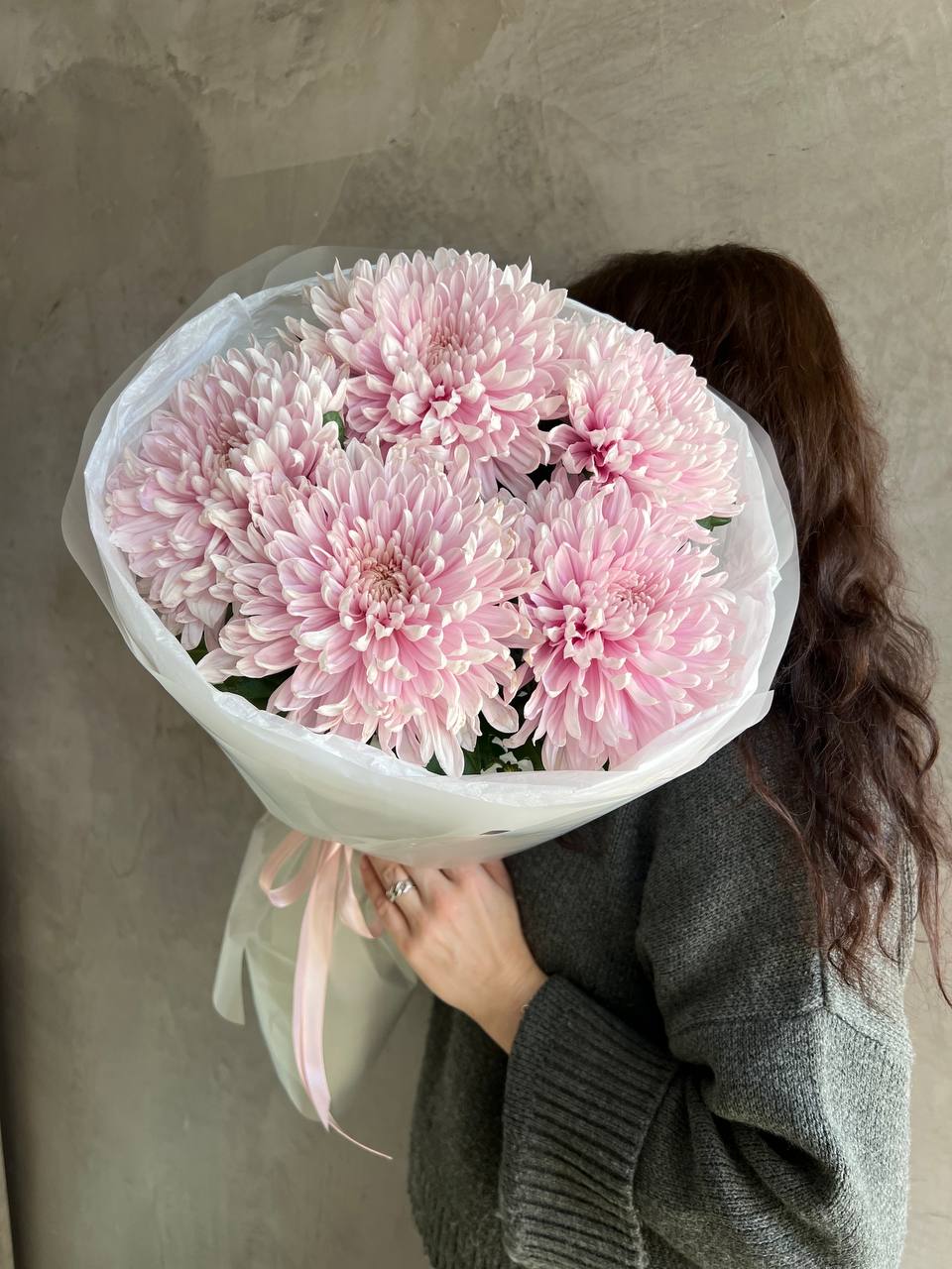 Моно букет из пудровых хризантем Ханикум