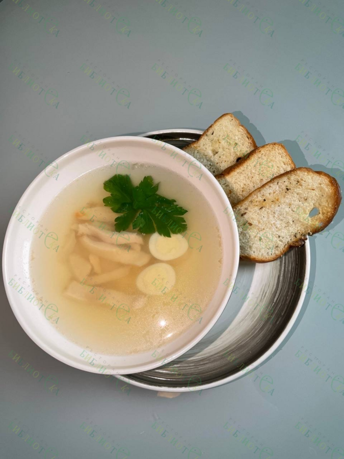 Бульон с кростини и курочкой