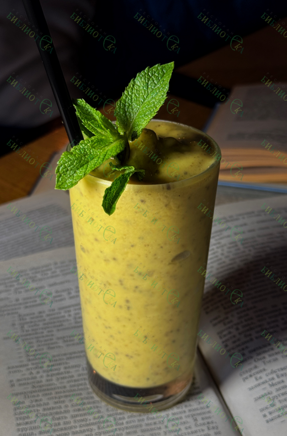 Смузи манго-маракуйя