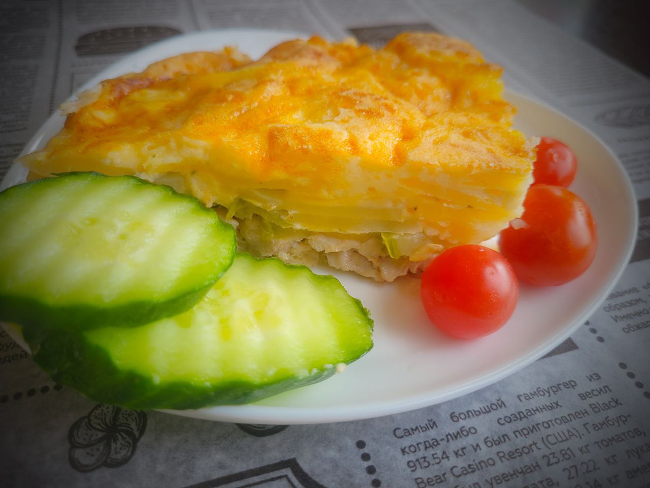 Запеканка картофельная  курицей  овощами