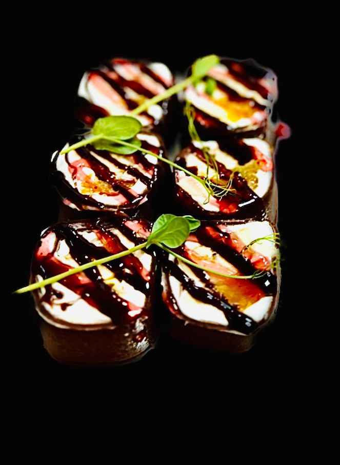 Сладкий ролл фруктовый микс