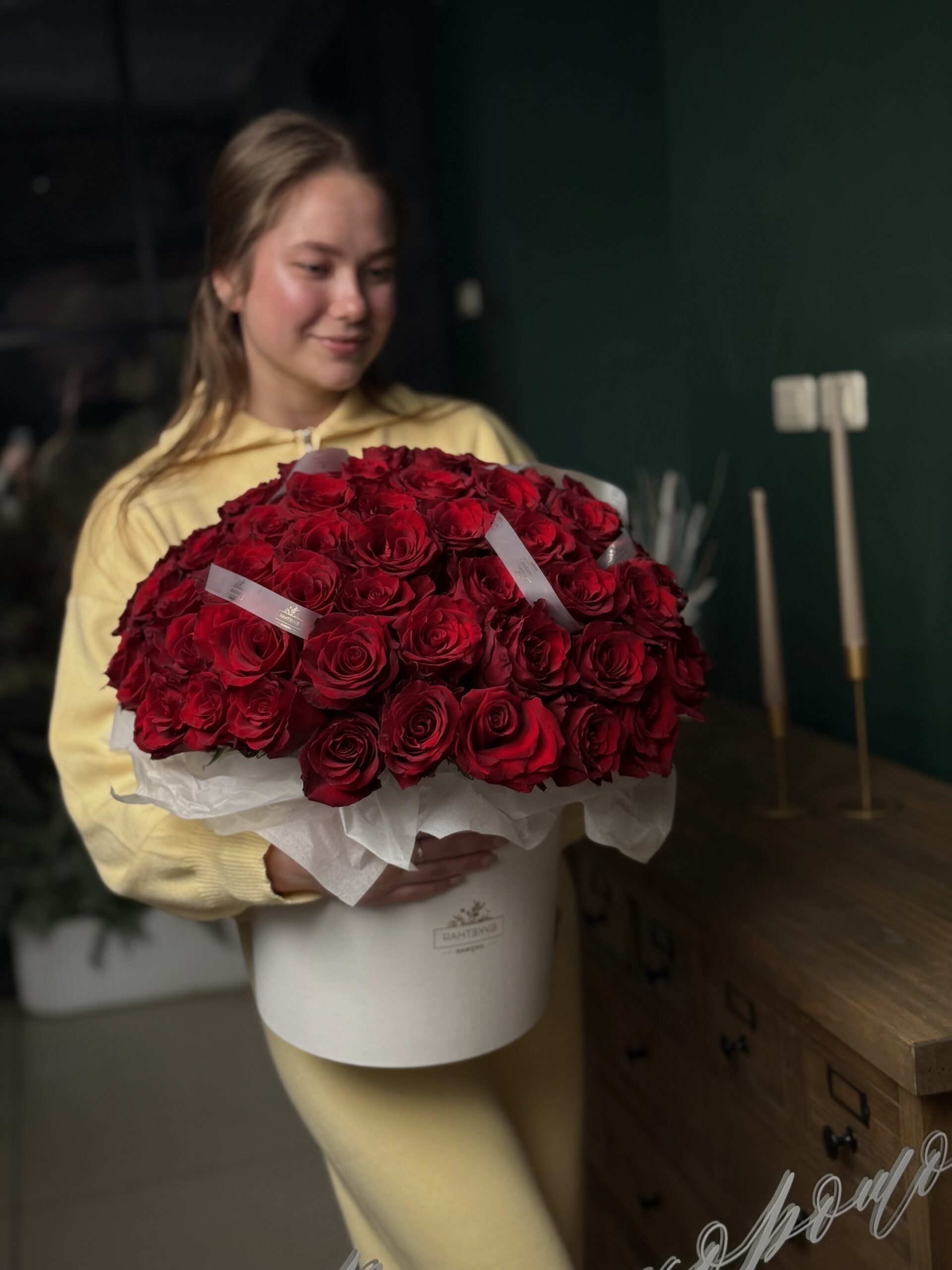 Алые паруса» 75 роз