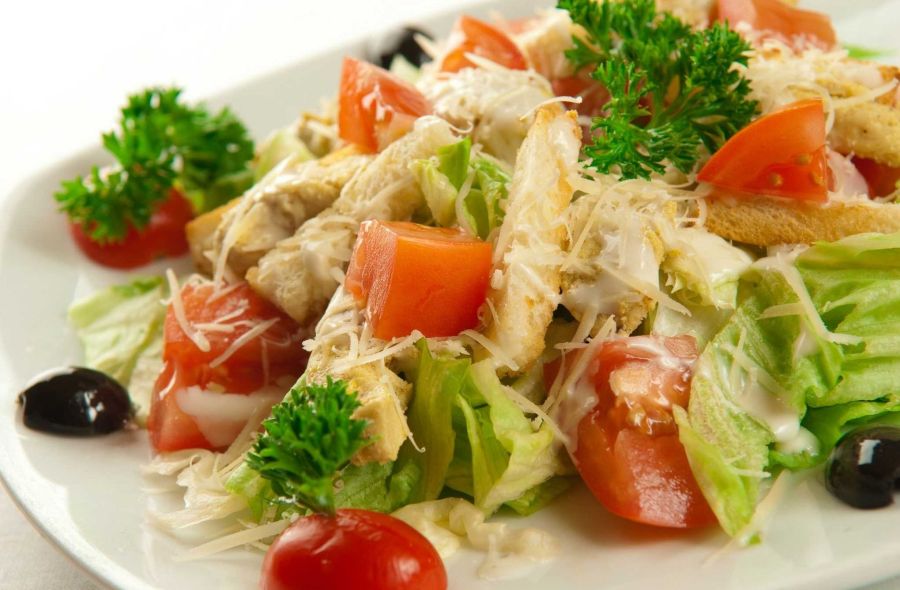 Салат "Цезарь с курочкой"