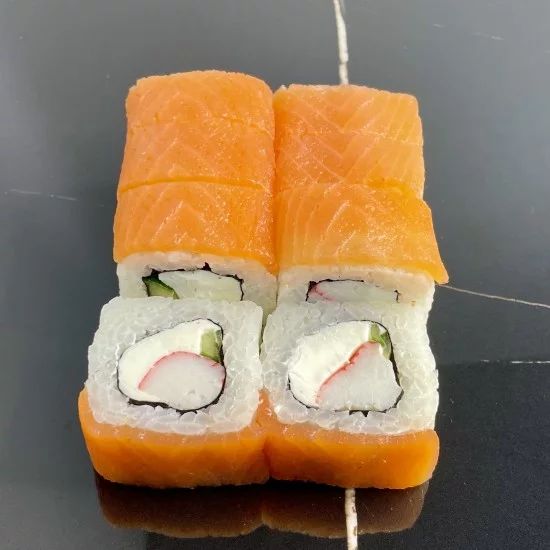 Ролл «Филадельфия» со снежным крабом