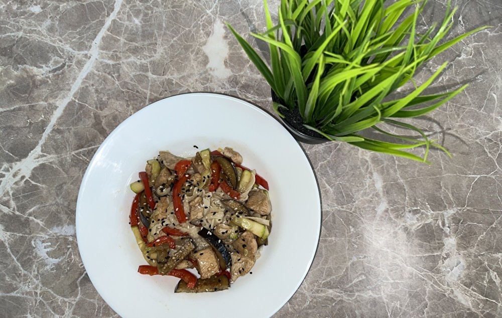 Wok с курицей