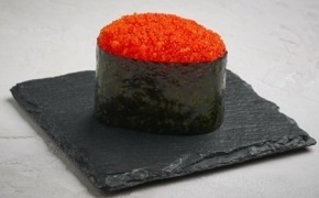 СУШИ С ИКРОЙ ТОБИКО