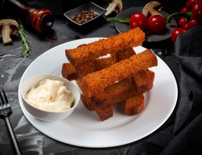 Гренки с чесночным соусом