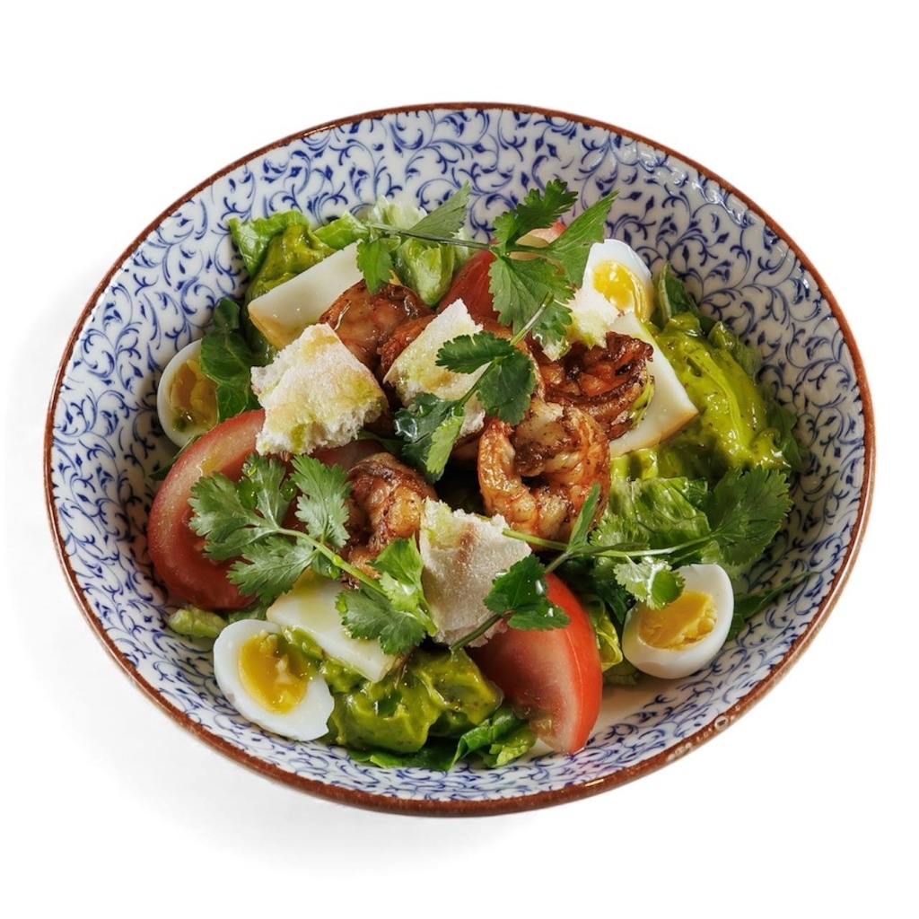 Цезаридзе с креветками, копченым сулугуни и гренками