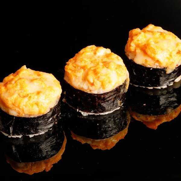 Запечённый ролл с креветкой и ананасом