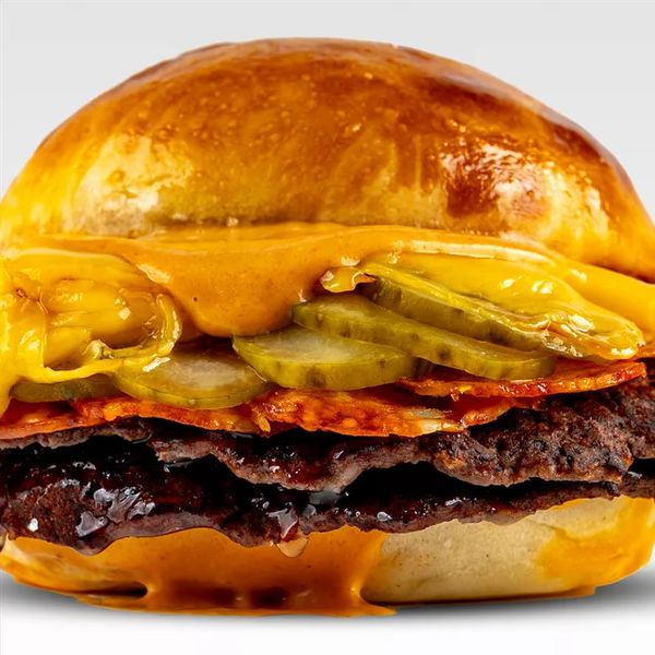 Смеш-бургер с котлетой и чоризо