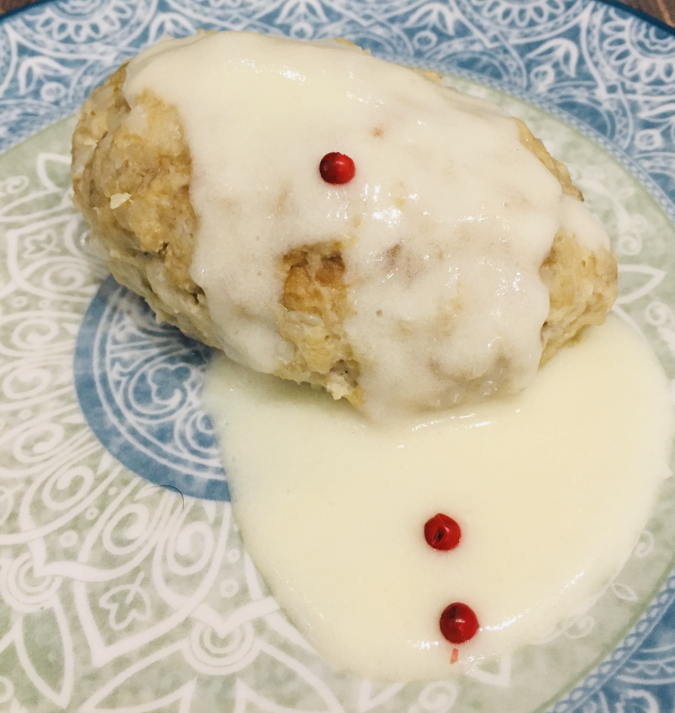Котлета паровая с грибным соусом