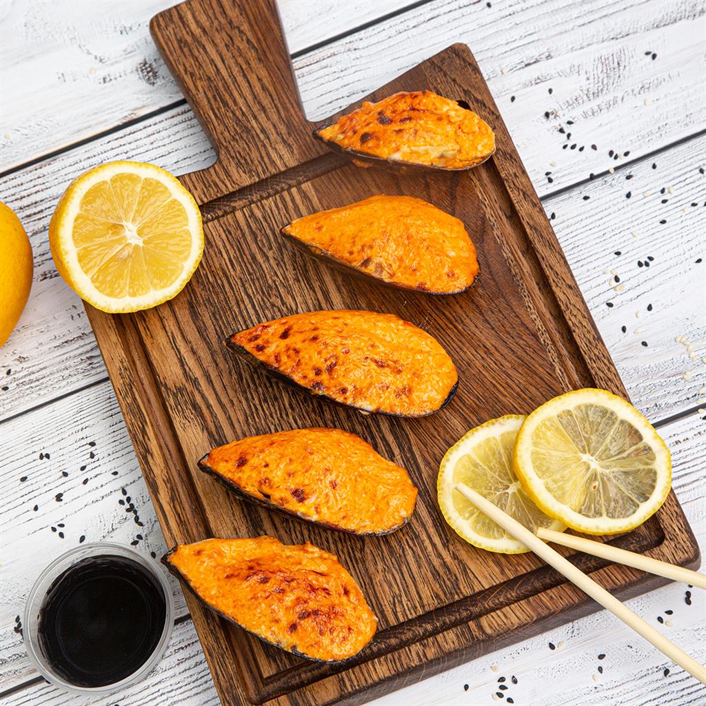 Мидии с соусом спайс